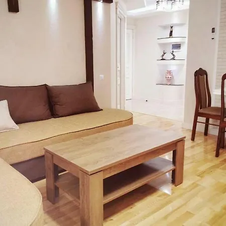 Stunning New Design Next To Park Appartement *